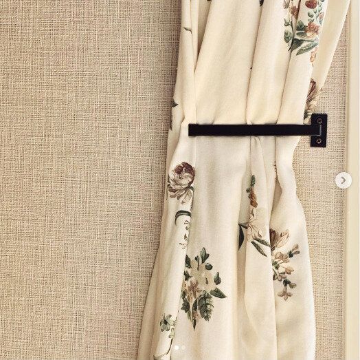 【セリア】アイアンバーがカテーンホルダーに大変身