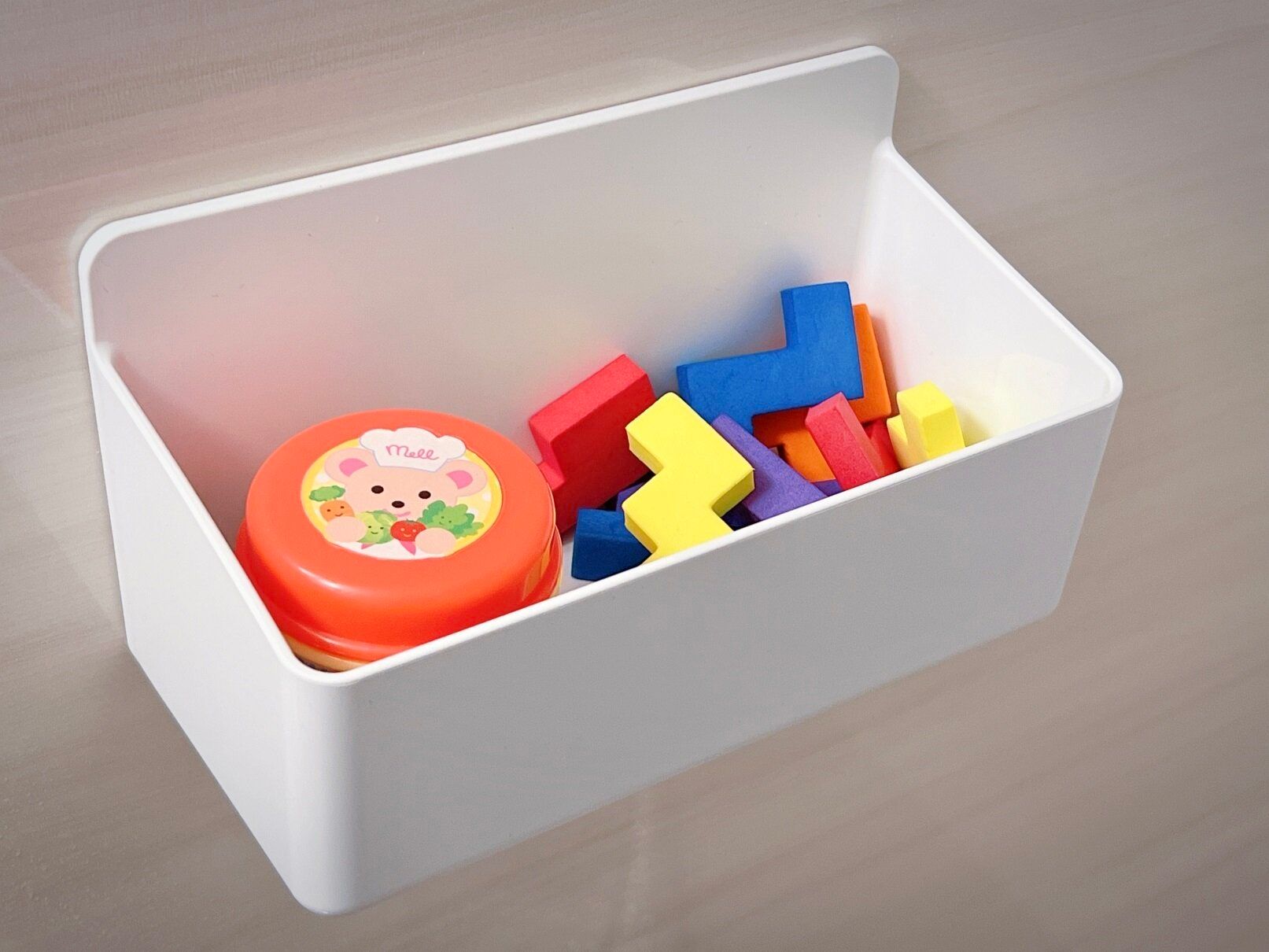 【ダイソー】550円でスッキリ浮かせる収納が完成！浴室、キッチンなどで活躍間違いなし