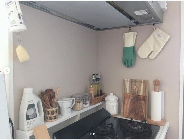 【セリア】モカ色リメイクシートでキッチン周りの印象を変える