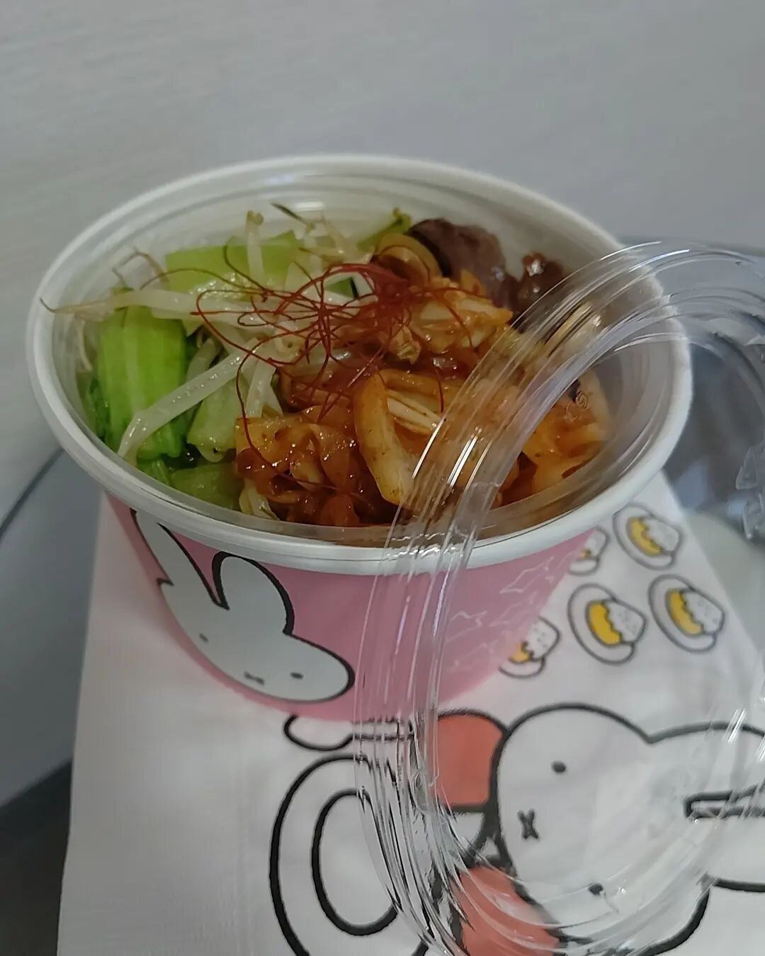 【ダイソー】使い捨ても!ミッフィーランチボックス