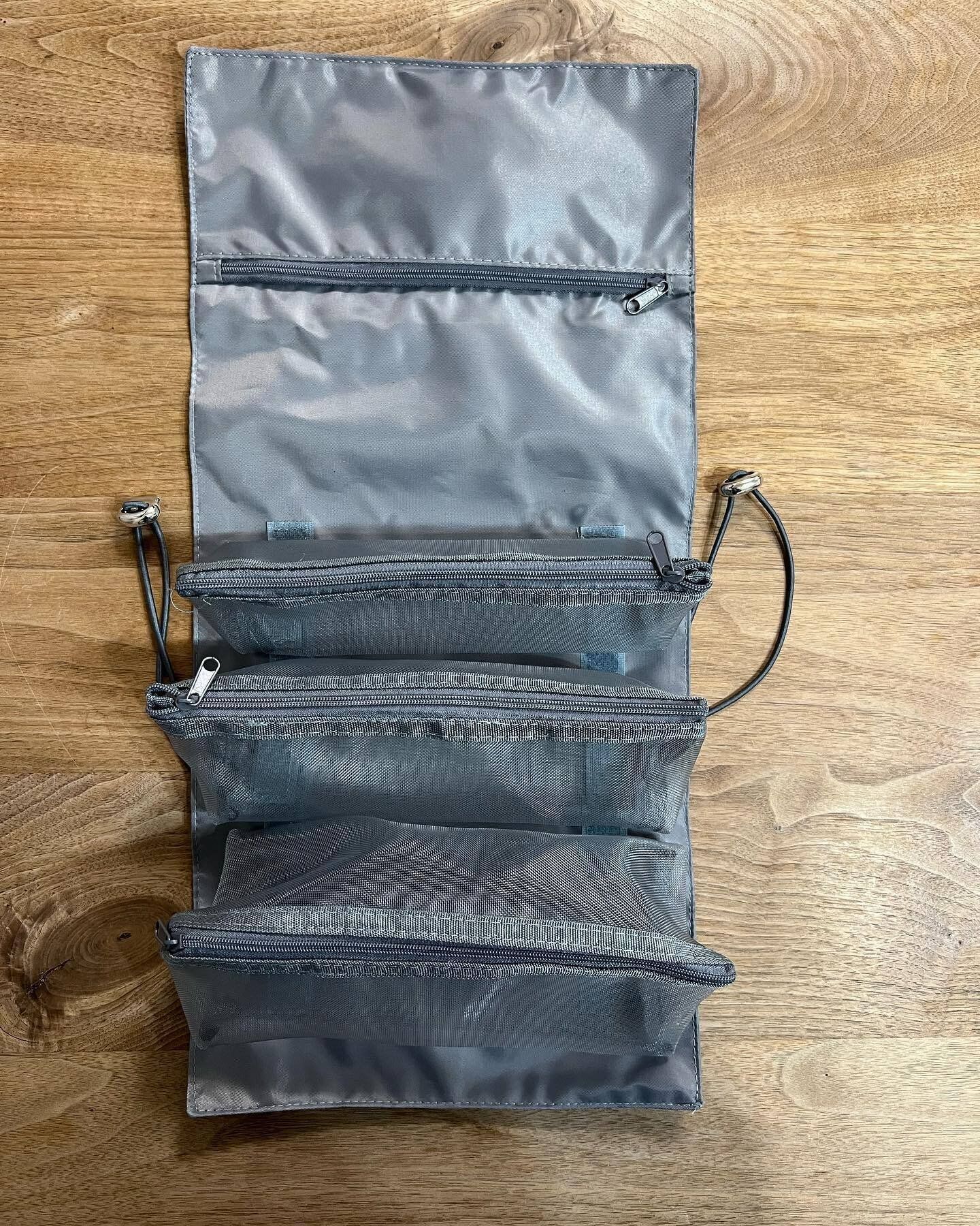 【3coins】旅行に便利！「取り外しポーチ」