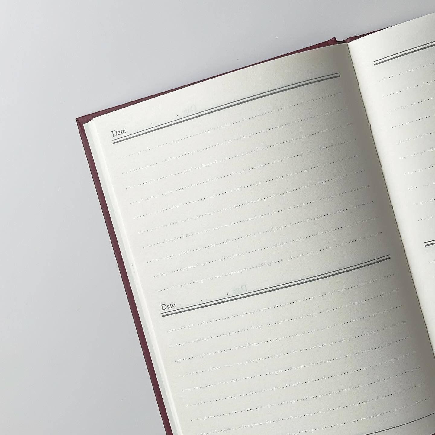 【ダイソー】高見えする表紙が特徴！日記用としてもおすすめ