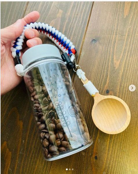 【セリア】シンプルなボトルはパラコードをプラスしてもおしゃれ