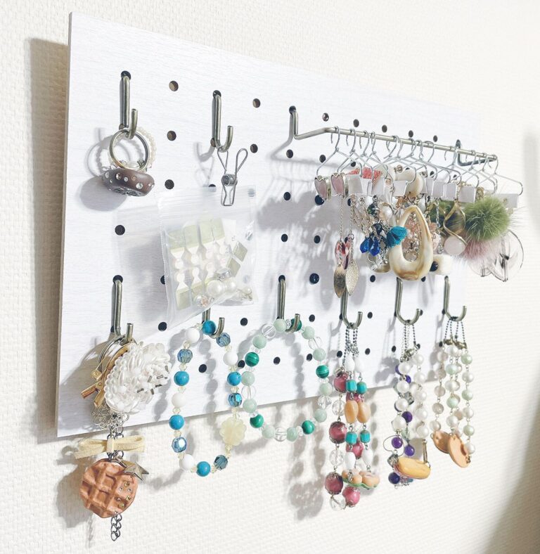 クリップがアクセサリー収納に変身！ダイソー材料でディスプレイ収納DIY