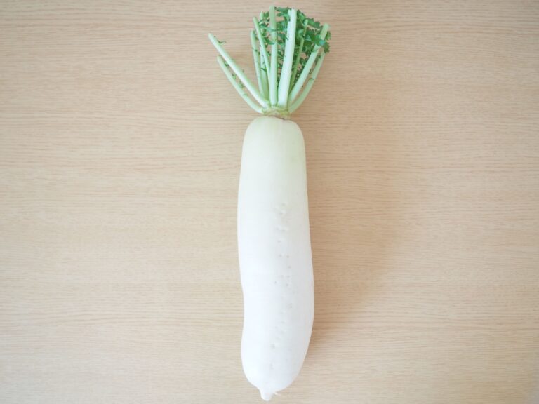 「ふにゃふにゃになった大根を捨てないで！」しなびた大根が復活する方法を試してみた