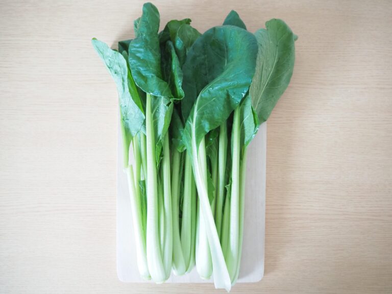 「小松菜は…冷凍してください！！！」八百屋歴10年の野菜のプロが叫びツイート。驚きのテクを実際に試してみた！