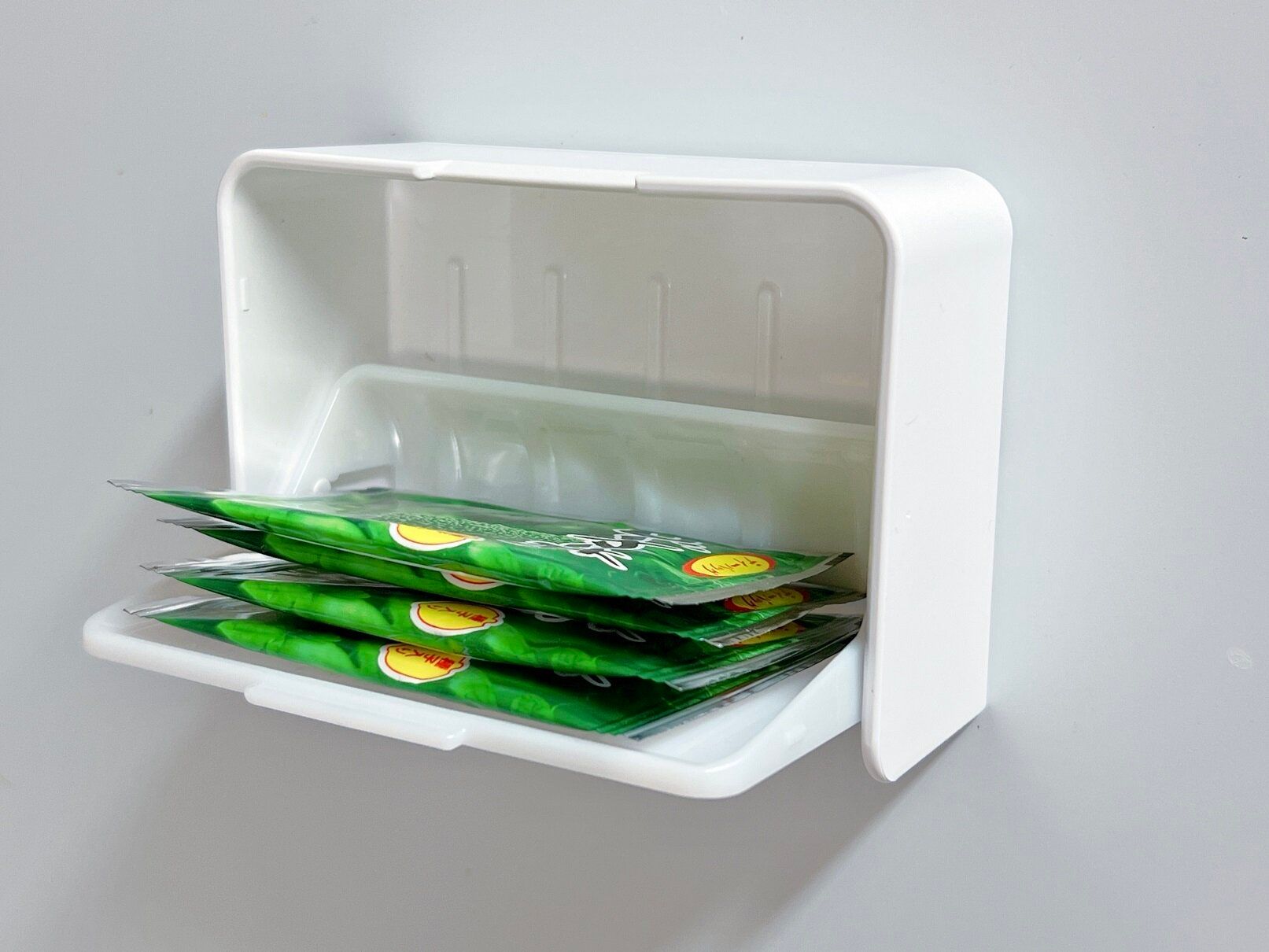 小物収納としてキッチンでも活躍！