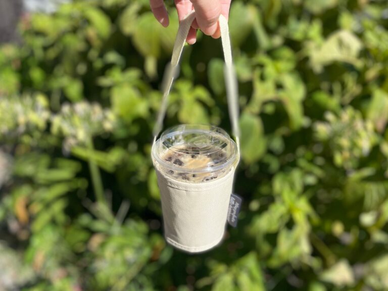 【キャンドゥ】コンビニコーヒーの持ち歩きにピッタリ！ぶら下げられてオシャレ見えな便利アイテム！