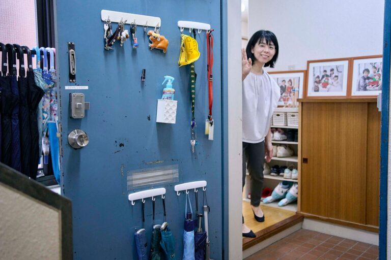 子どもが6人いると出費も6倍!?大家族の冷蔵庫の中を見せてもらった！