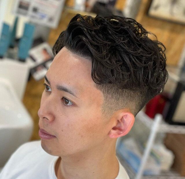 ウェットな質感がトレンド!かきあげゆるウェーブ