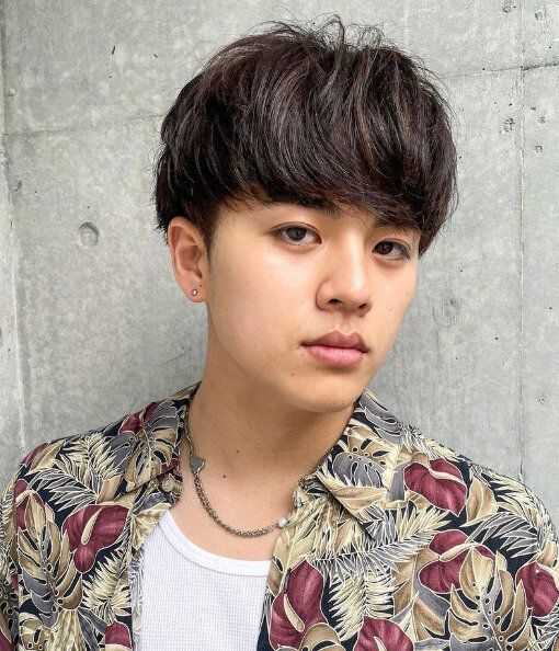 好感度大！清潔感のあるツーブロックマッシュ