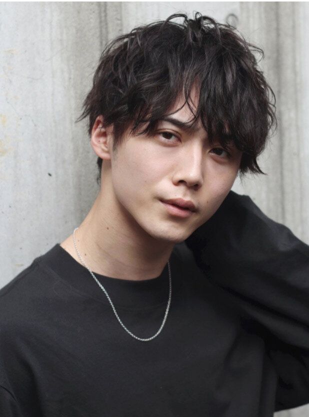 モテる流行のメンズパーマヘアカタログ 。無造作パーマがおしゃれ!束感ミックスショート