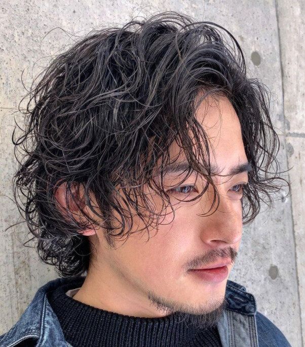 モテる流行のメンズパーマヘアカタログ 。セットが簡単!くせ毛風ニュアンスパーマ