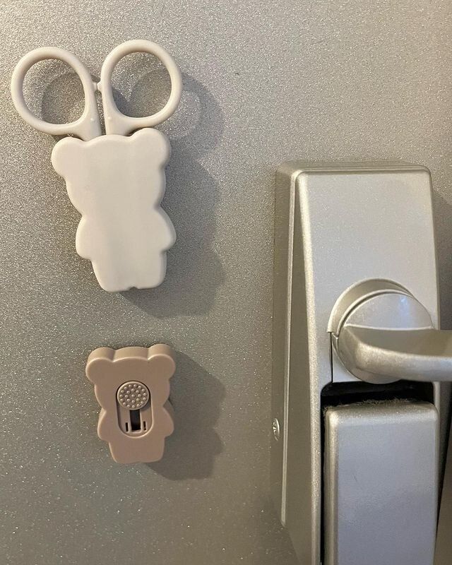 【ダイソー】やさしいカラーがかわいいカッターとハサミ