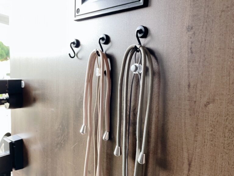 週末に大活躍！玄関扉にセットしている子ども用アイテム2つ