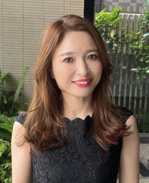 繊細なレイヤーがアクセント！柔らかセミロング