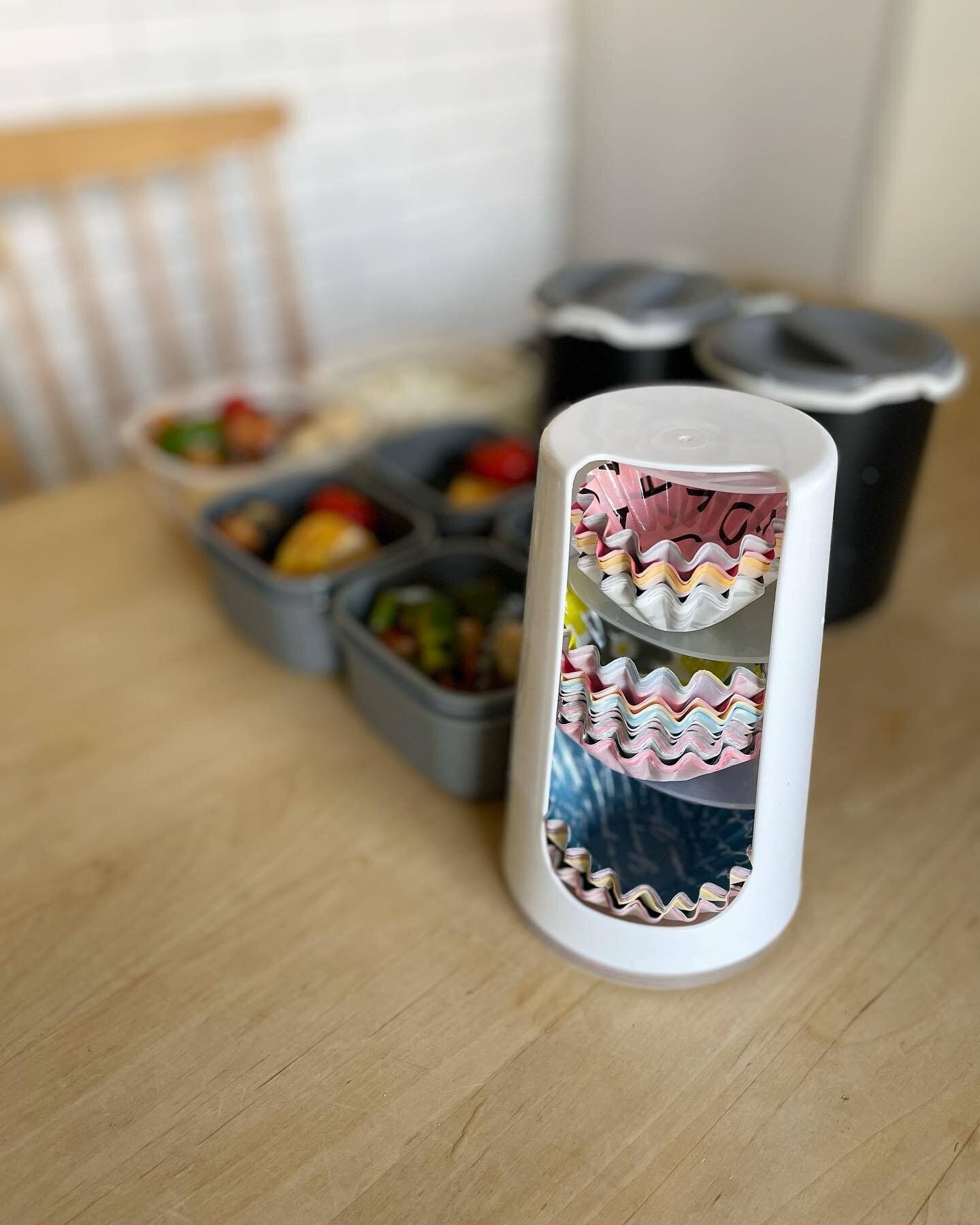 【セリア】スタイリッシュに保存できる!「お弁当カップタワー」