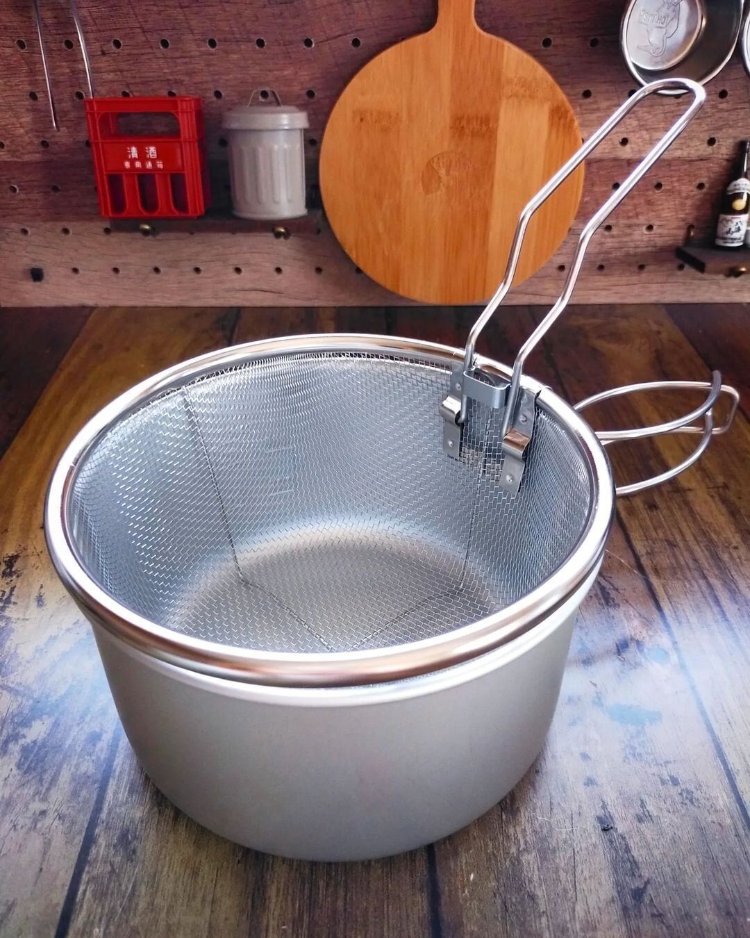 【ダイソー】取っ手を外せばスタッキング収納もできる