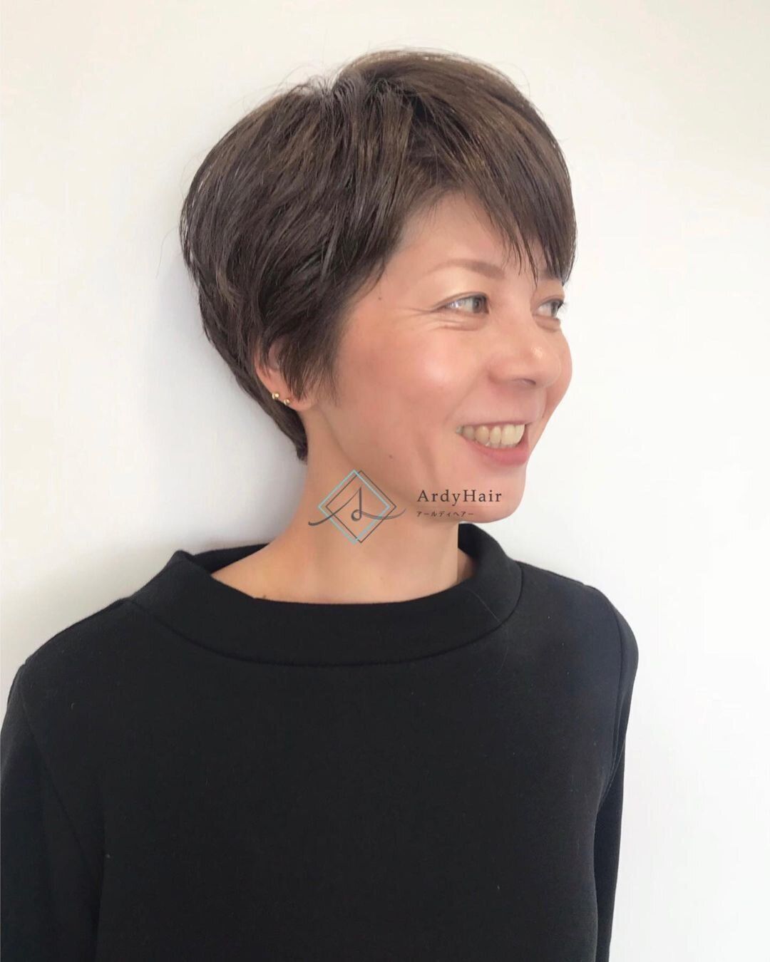 40代女性に似合う不器用でも簡単にできるヘアアレンジ!クセを活かしたショートヘアならお手入れ楽ちん!