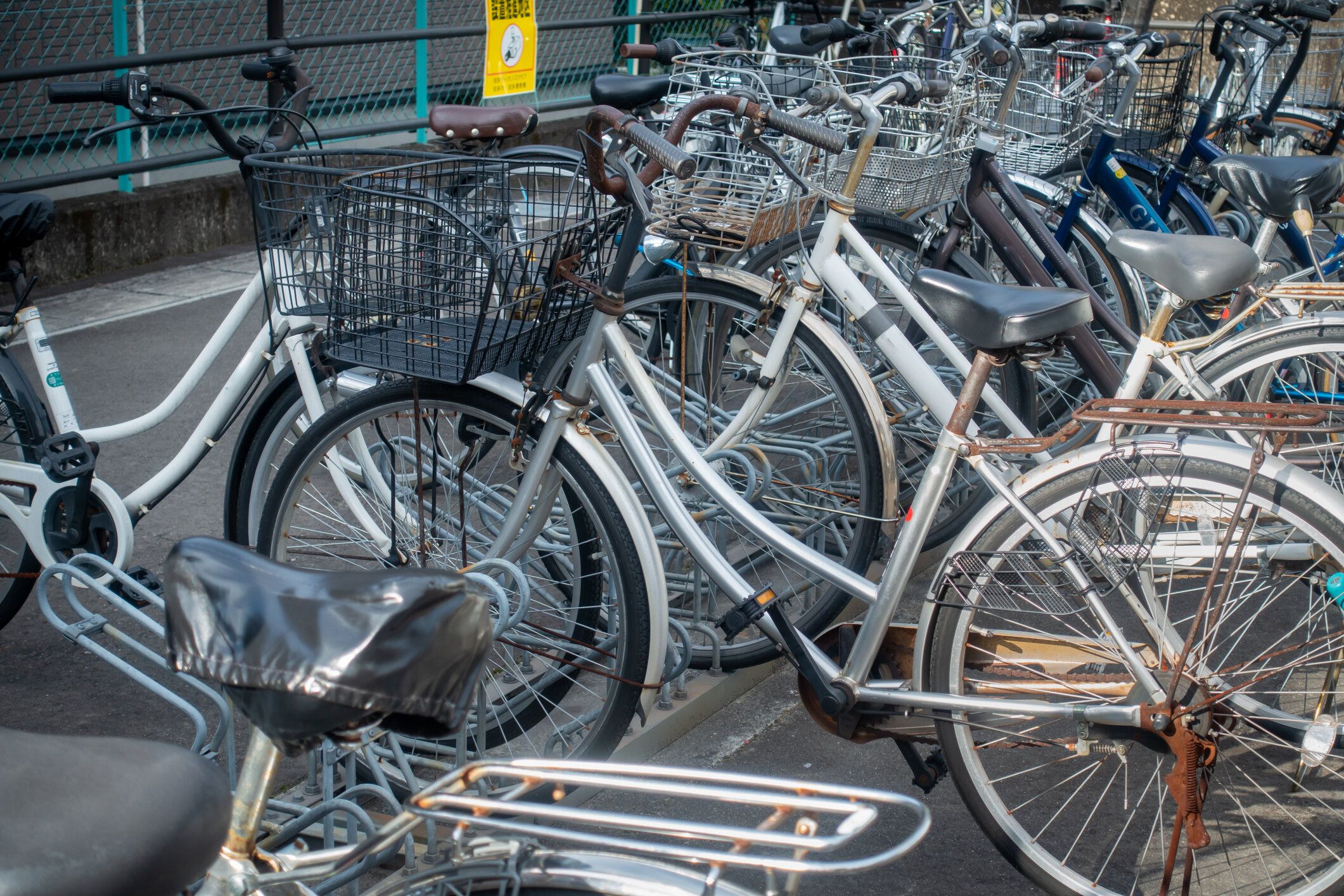 日本で撮影した駐輪場の写真