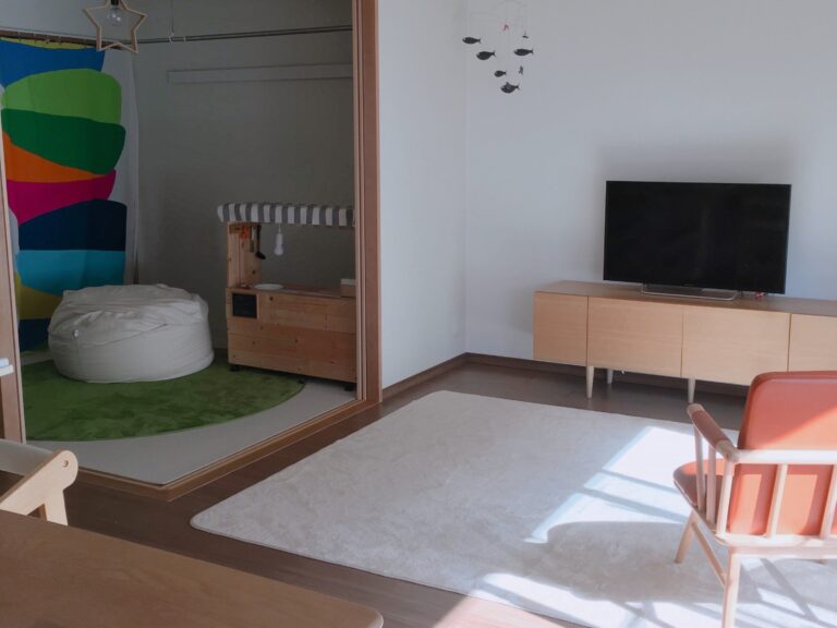 ソファありなしどちらも経験したシンプリストが伝授！「ソファなし」が快適な条件とは？