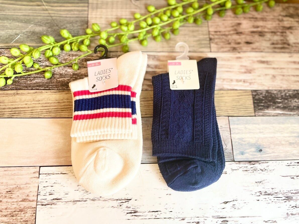 タグつきセリアのレディースソックス2足