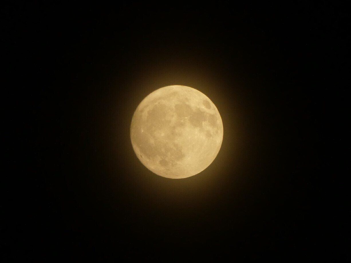 夜空の満月