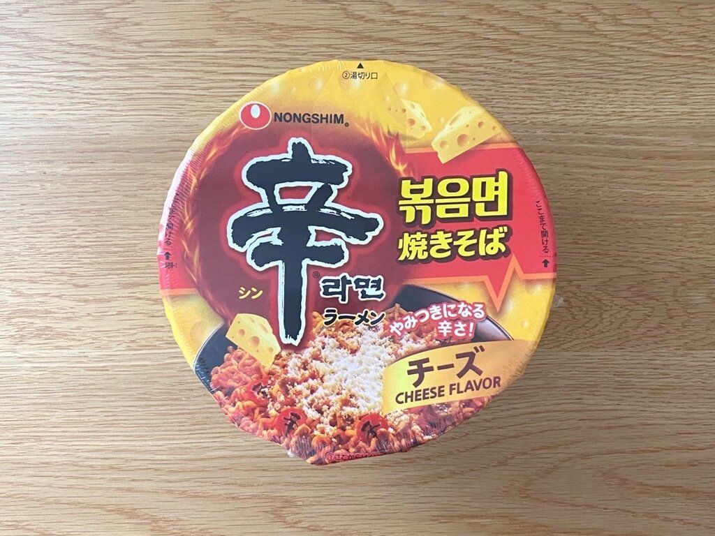 辛ラーメンチーズ焼きそばカップ