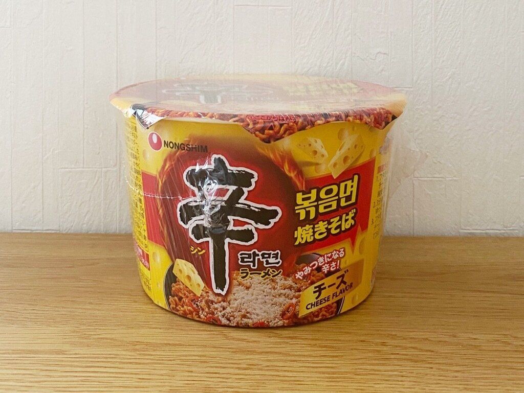 辛ラーメンチーズ焼きそばカップ