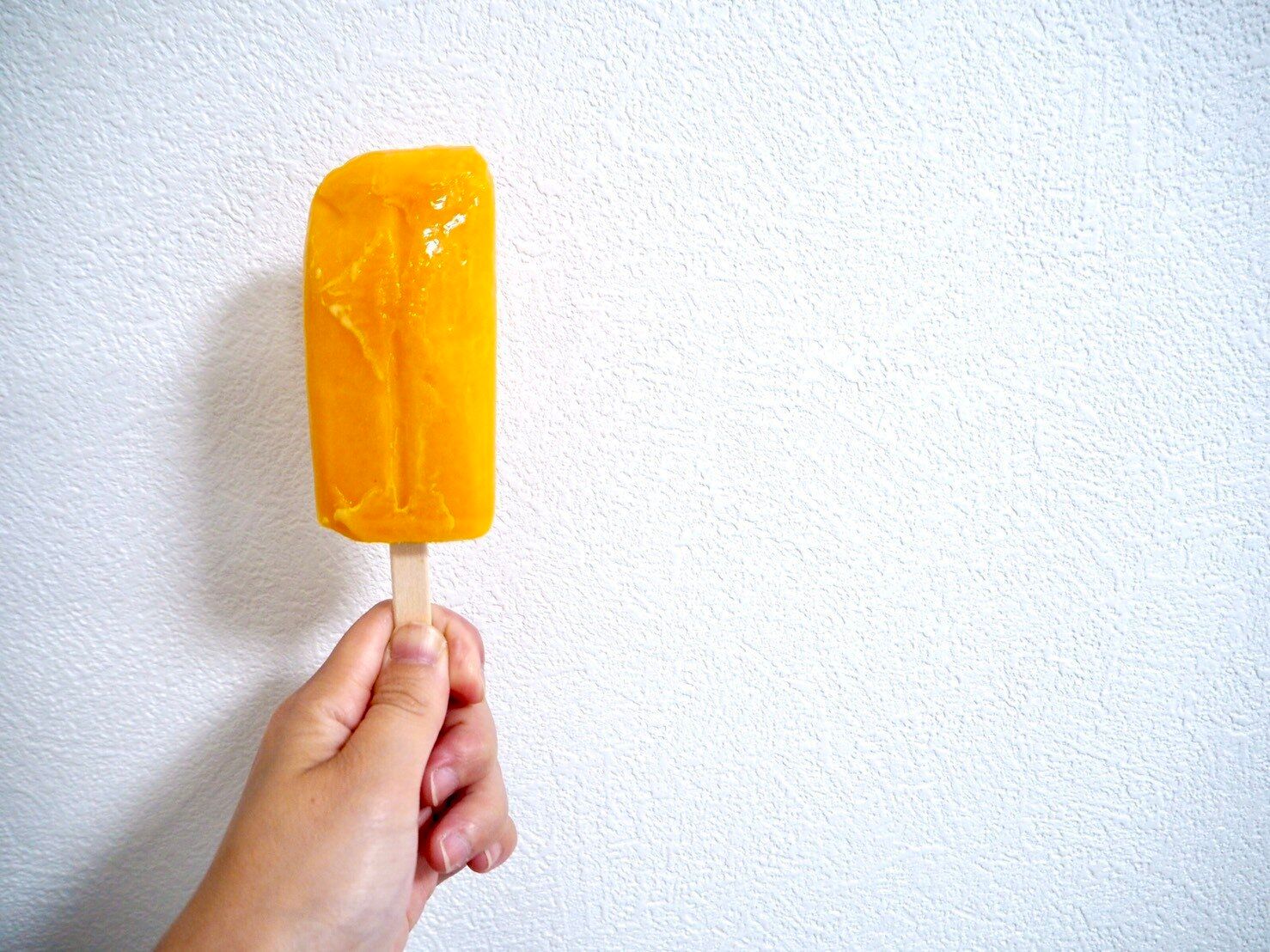 シャトレーゼ「果実食感バー アルフォンソマンゴー」開封後写真