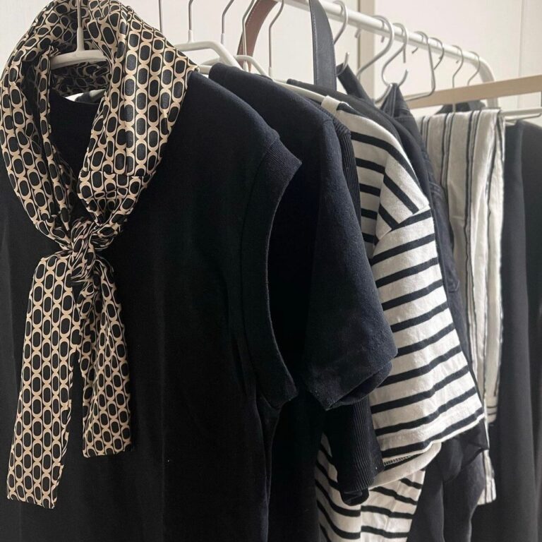 一歩間違えるとダサいおばさんに！40代が黒い服を着るときに気をつけることは？