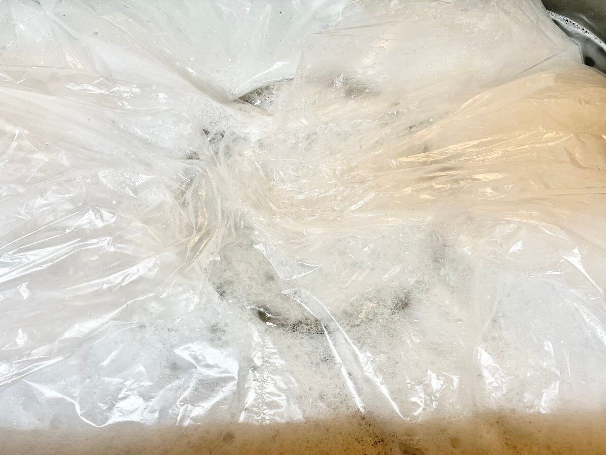 つけ置き袋の上部をシロッコファンに被せた状態