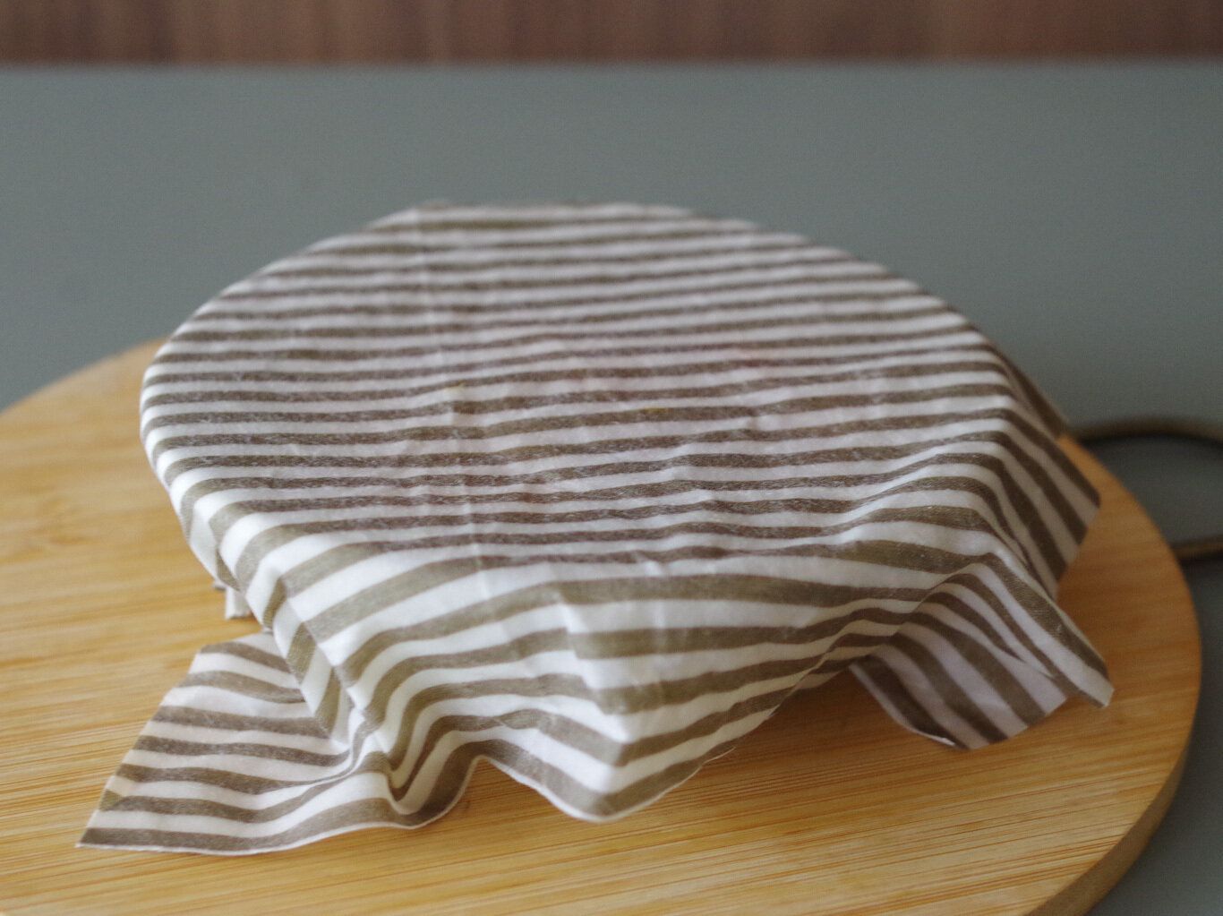 食品保存に使うみつろうラップ