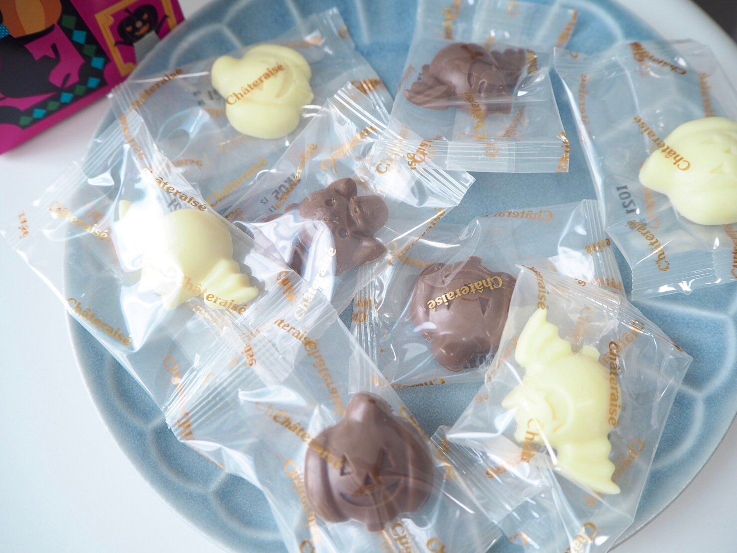 シャトレーゼ「ハロウィンいたずらおばけチョコ詰合せ」商開封後写真