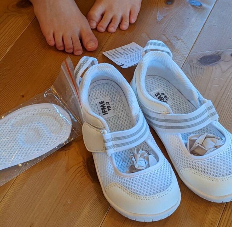【子どもの上靴】値段だけで決めるのは間違い？！“ちょい高“でもオススメのアイテム