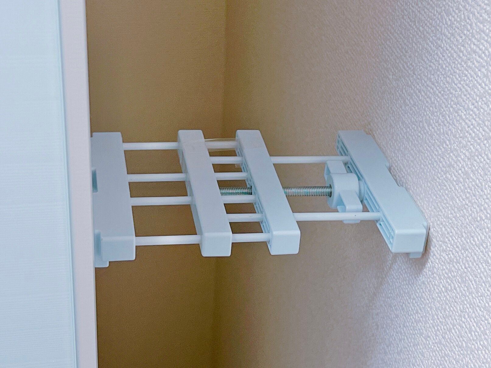 冷蔵庫横の隙間に収納スペースを！