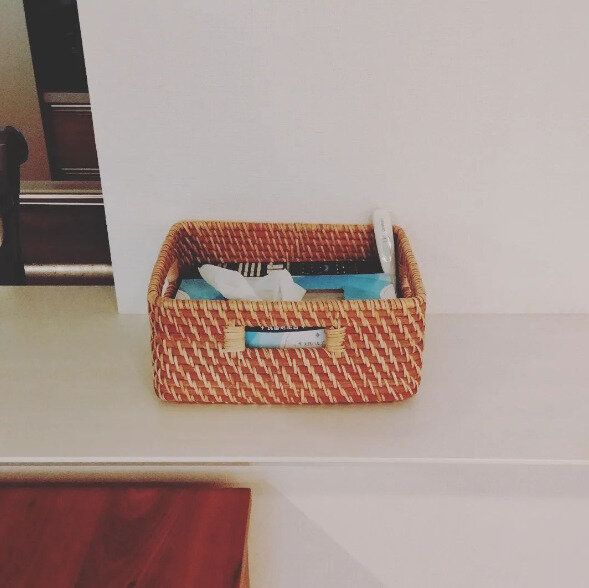 カインズのカゴにリモコンとティッシュボックスを収納!