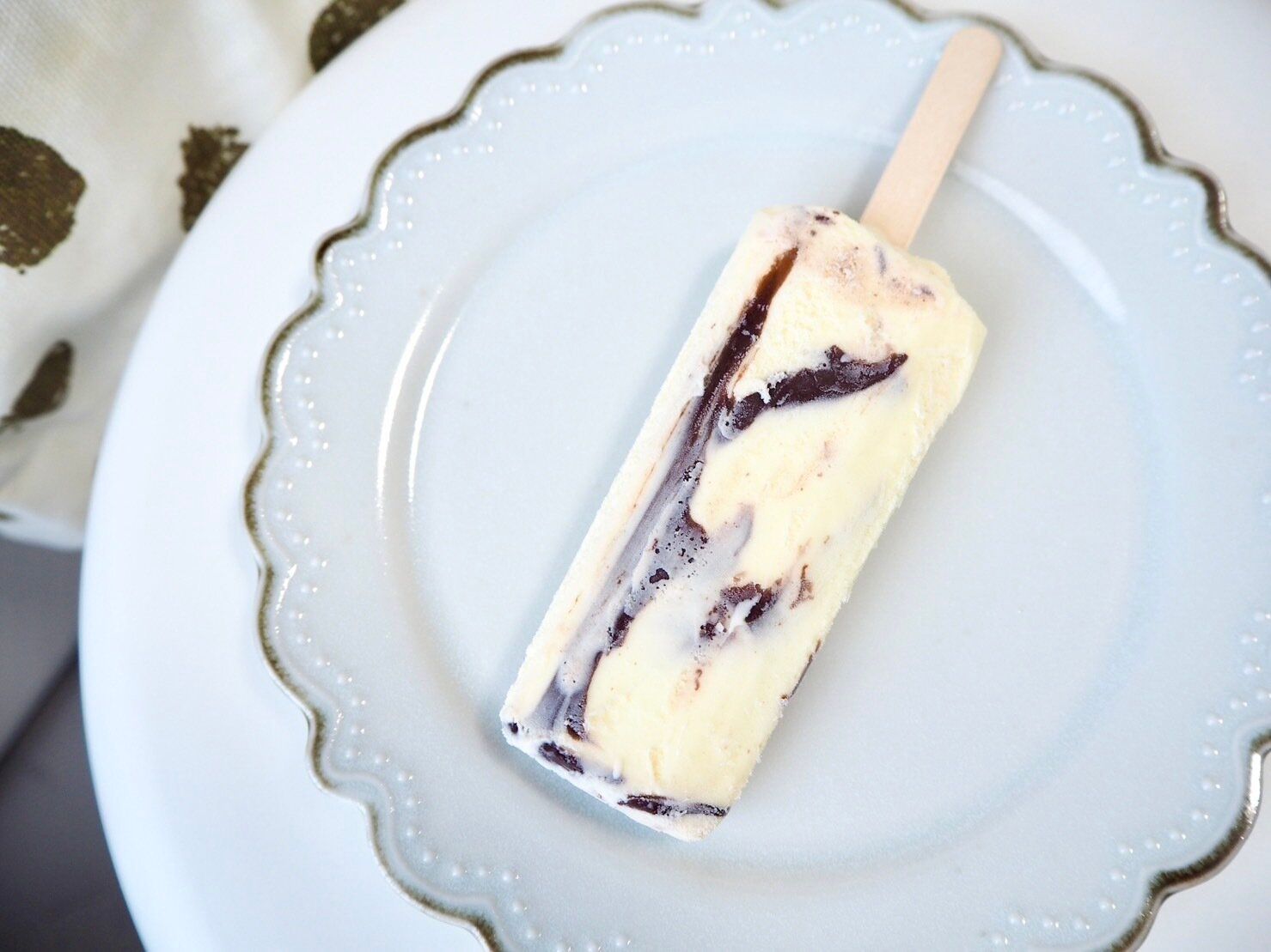 セブンイレブン「シャトレーゼ 濃いバッキー濃厚バニラ」開封後写真