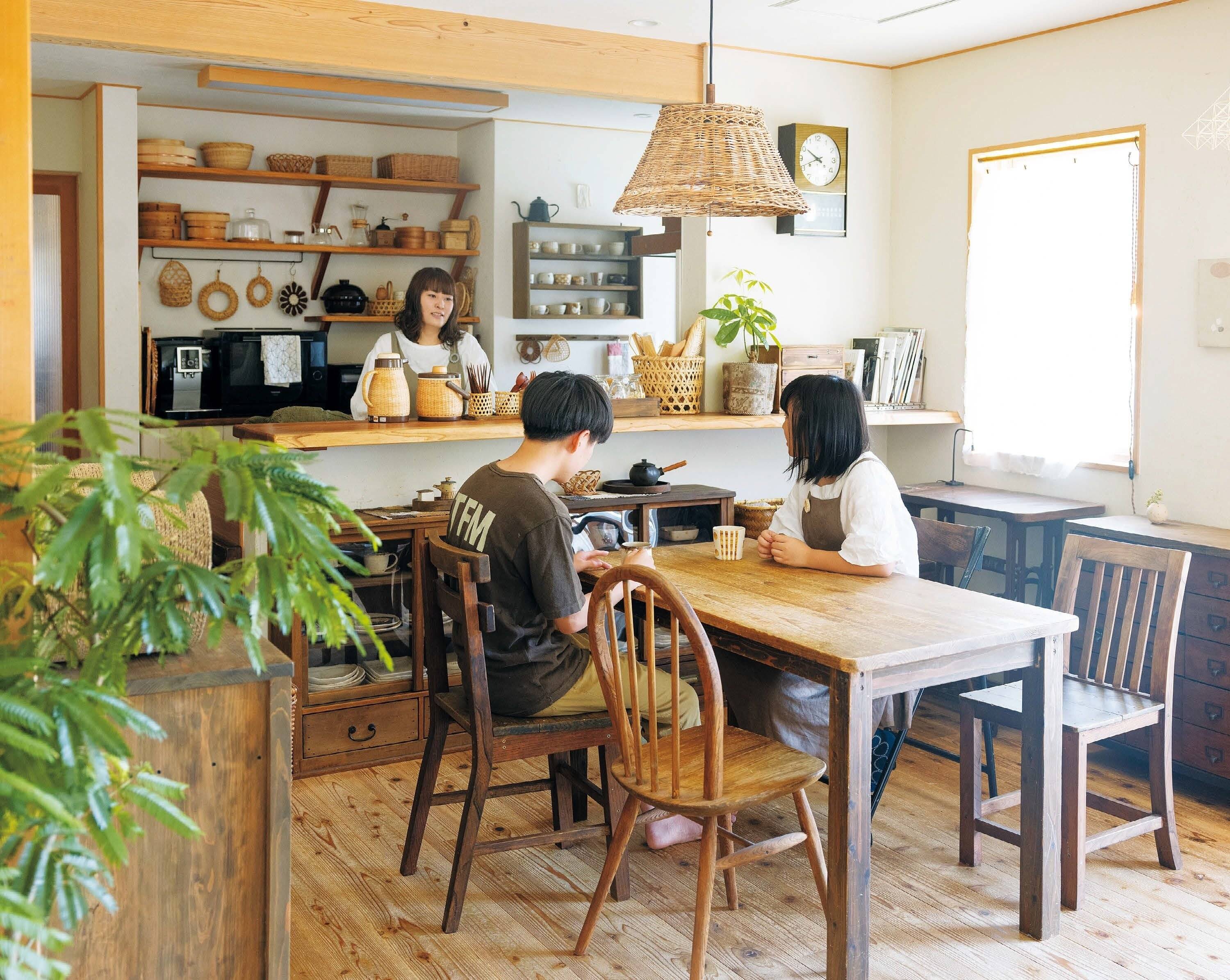 テーブルとイスがあれば「カフェスポット」に！