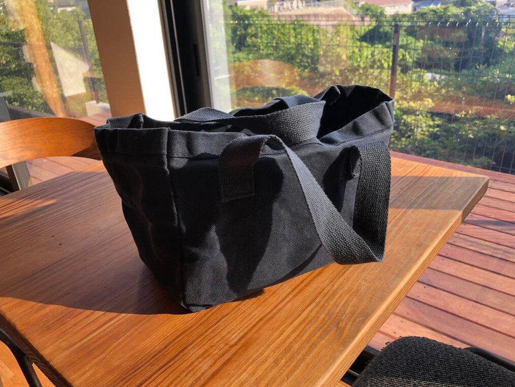 家の中で使うのにもちょうどいい！「パラフィン帆布トート」