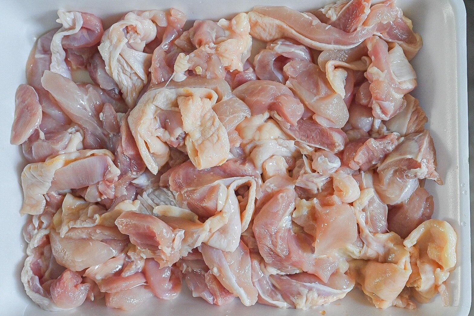 カット済みの鶏もも肉