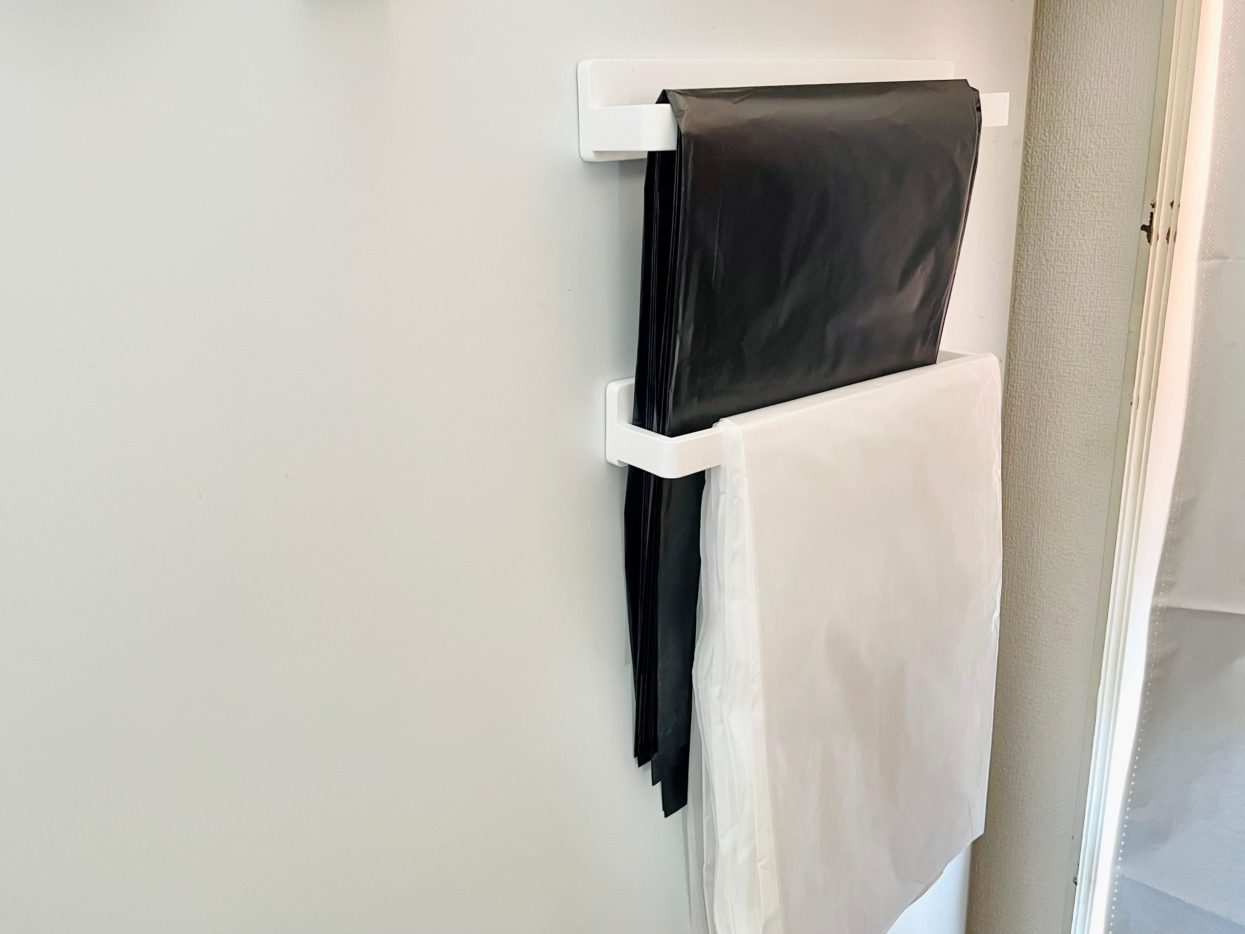 タオルバーをゴミ袋収納に