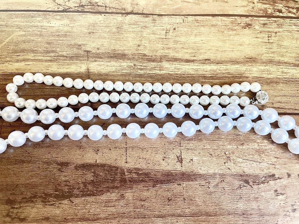 パールのネックレスとスマホパールストラップ