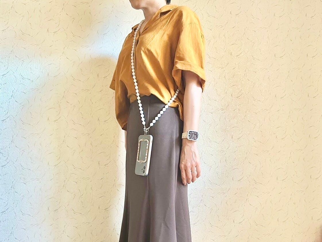 スマホパールストラップを使用しているところ
