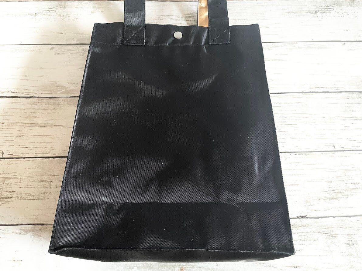 ダイソートートバッグの裏面