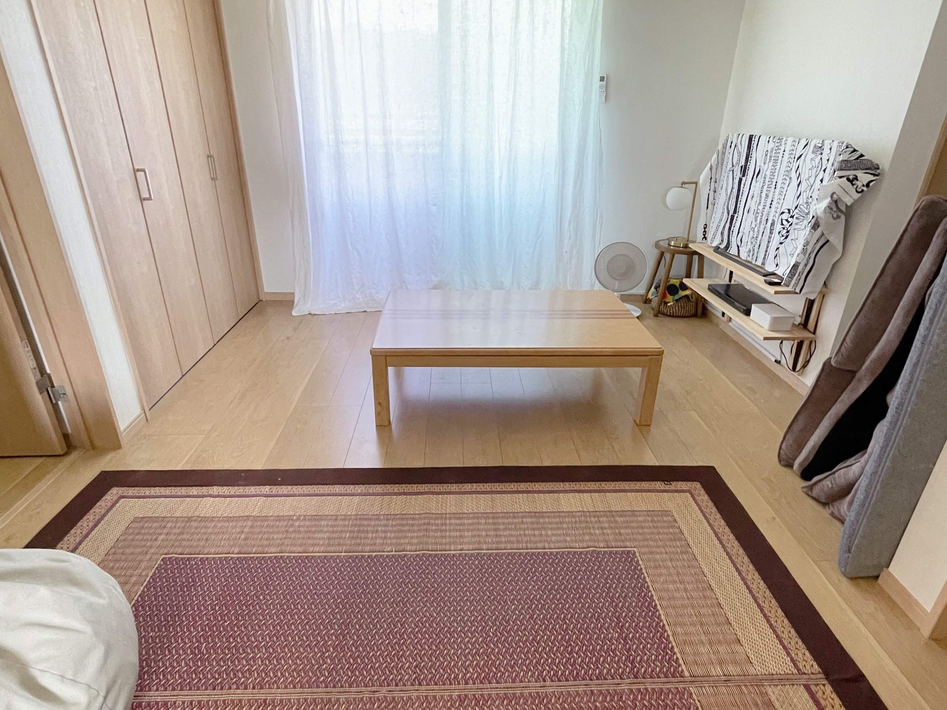 背の高い家具を置かない