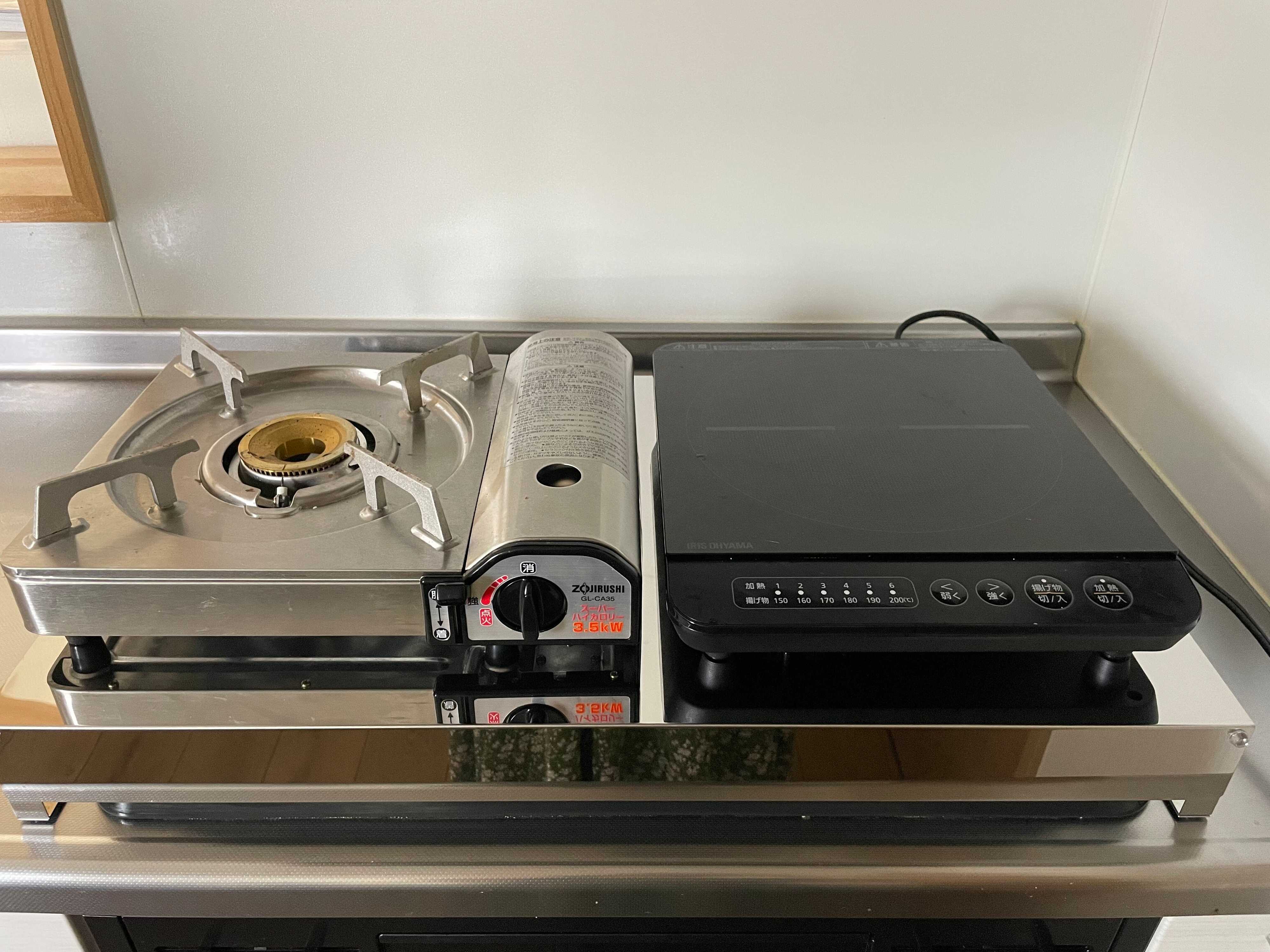卓上のカセットコンロとIHヒーターを併用する