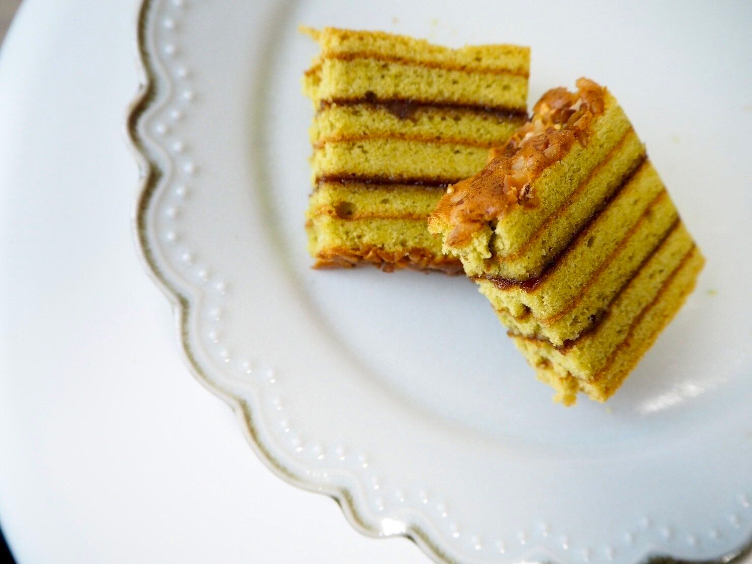 シャトレーゼ「ノーテンクーヘン ピスタチオ」断面写真