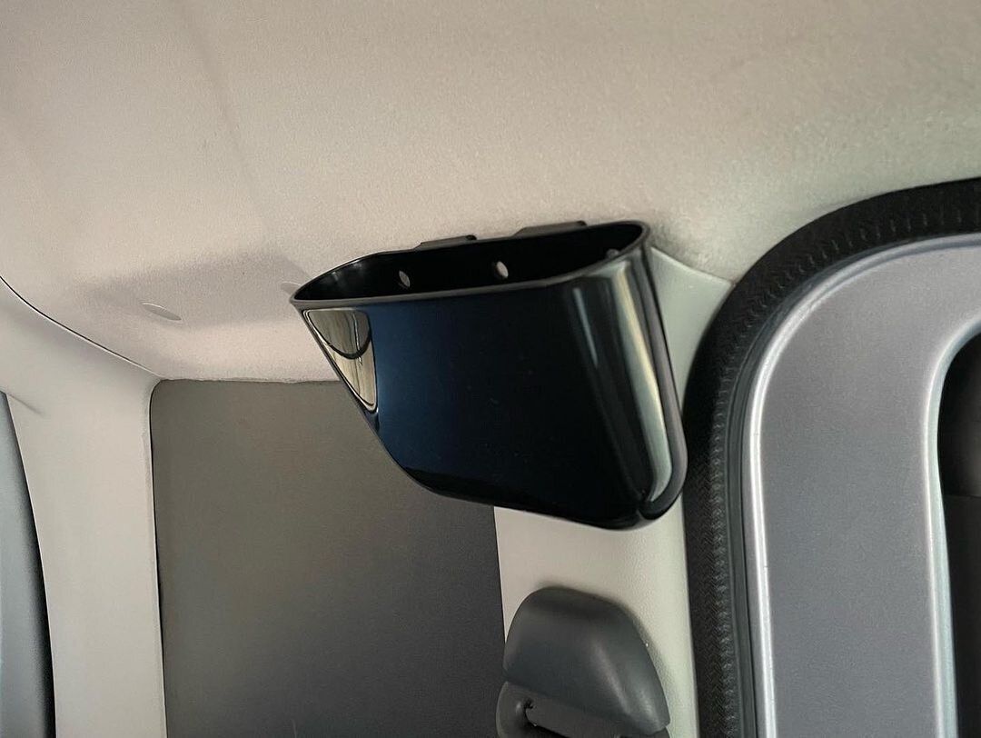 【セリア】ピラー内貼りのスキマに挟んで収納スペースを増やすアイデア