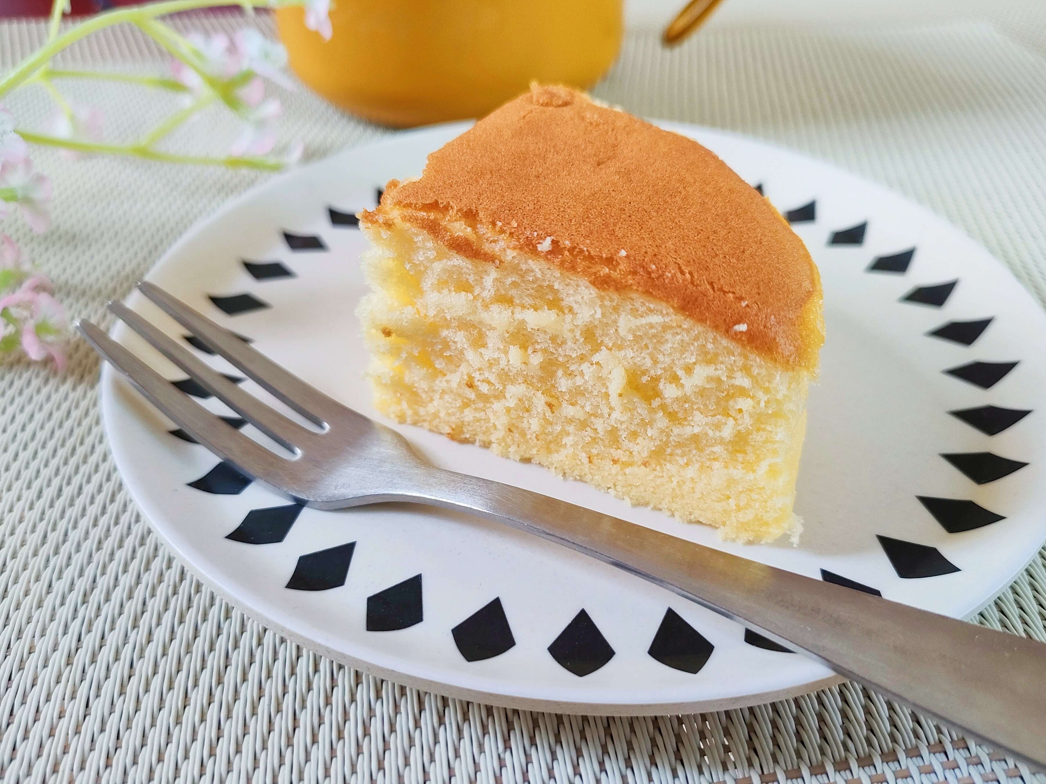 1/4サイズでカットしたカステラ